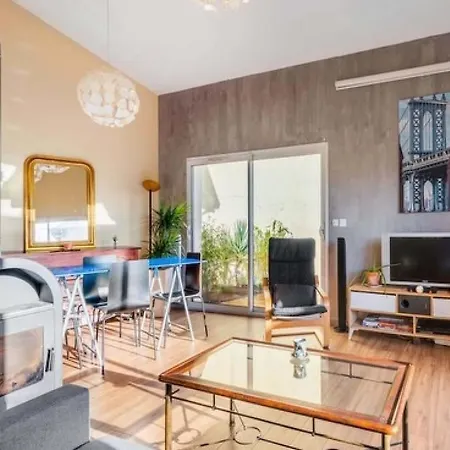 Hébergement de vacances Charmante Maison Avec Terrasse