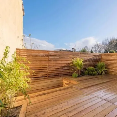 Charmante Maison Avec Terrasse Hébergement de vacances